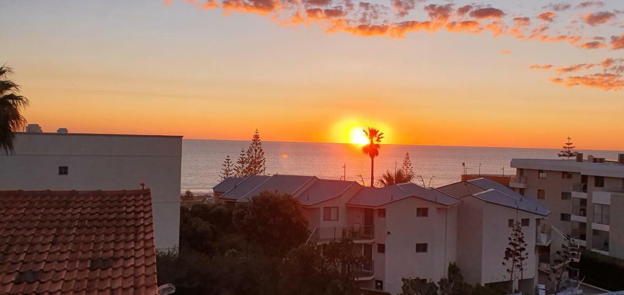 West Beach Lagoon 114 - Ocean Views West Perth 외부 사진